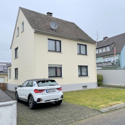 Freistehendes Einfamilienhaus in Niederkassel-Rheidt