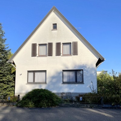 Freistehendes Einfamilienhaus mit großem Garten in Niederkassel-Rheidt