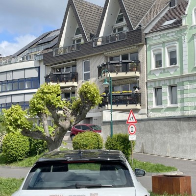 Direkte Rheinlage in Niederkassel-Mondorf, 2 Zimmer mit Balkon